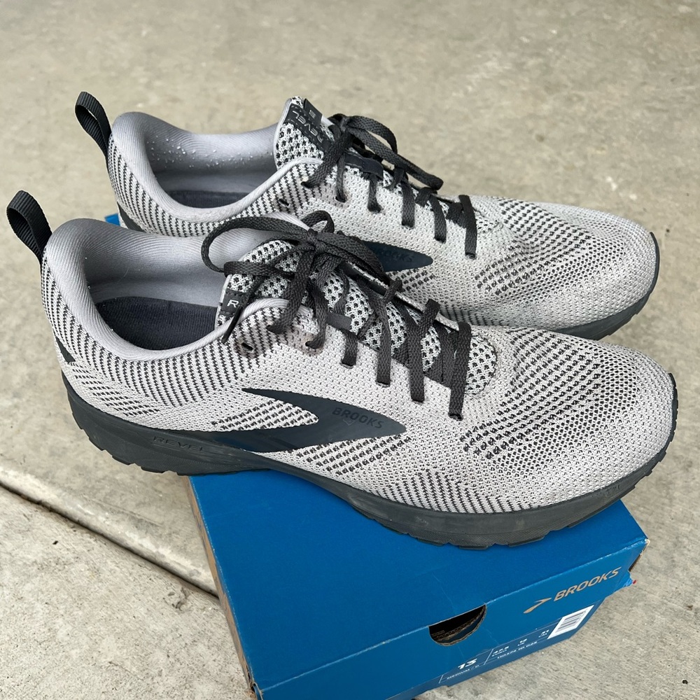 Men's size 13 Brooks Revel 5 energize neutral athletic shoes